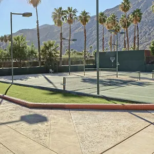 Marquis 2*, Palm Springs United States